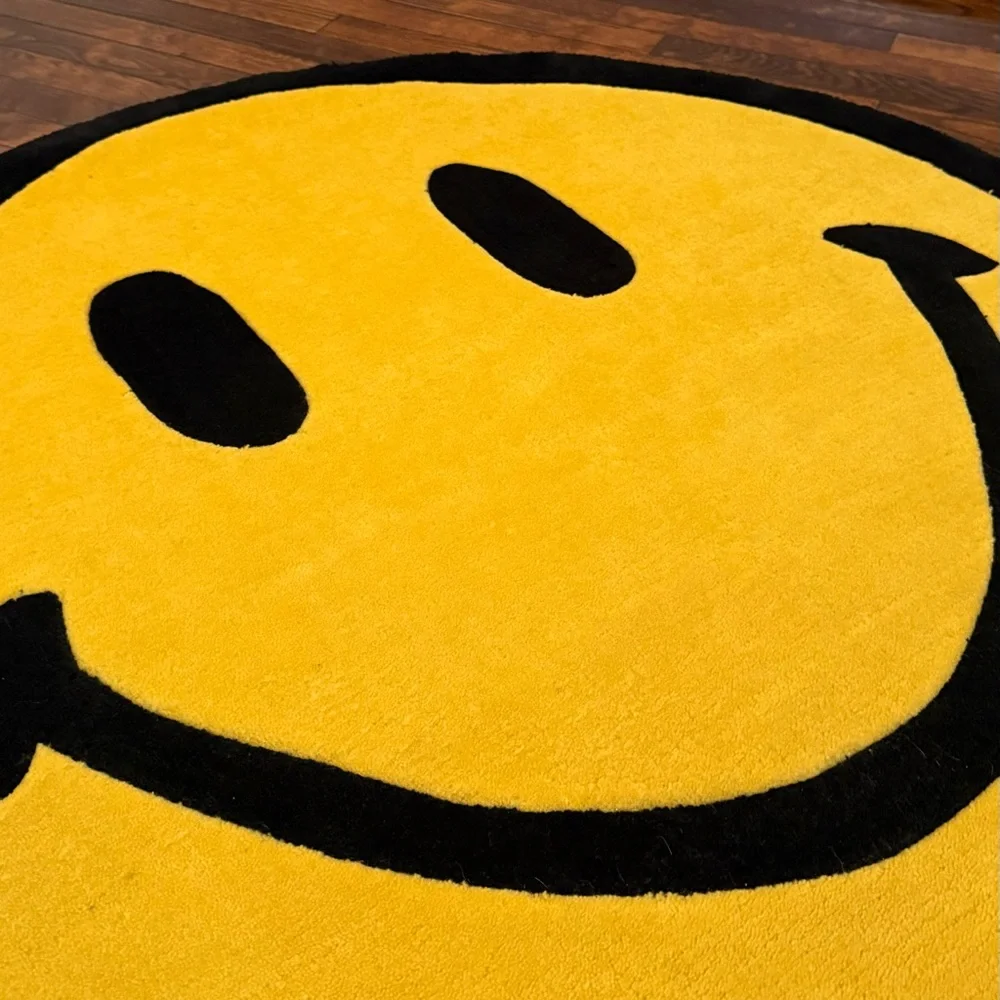 Chinatown Market x Smiley Urban Outfitters Exclusive Smiley 46” Plush Rug